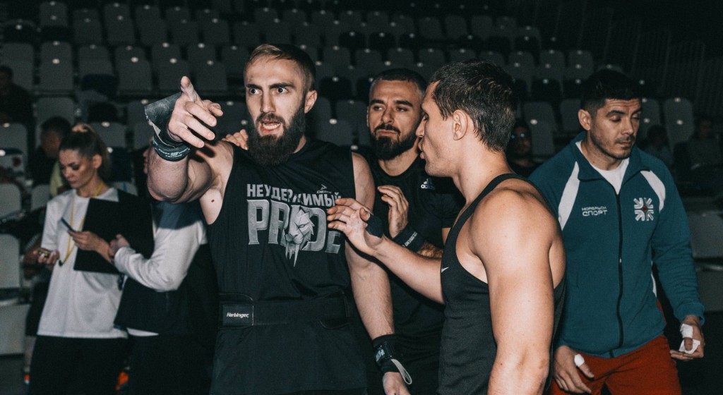 Атлеты и атмосфера соревнований на арене